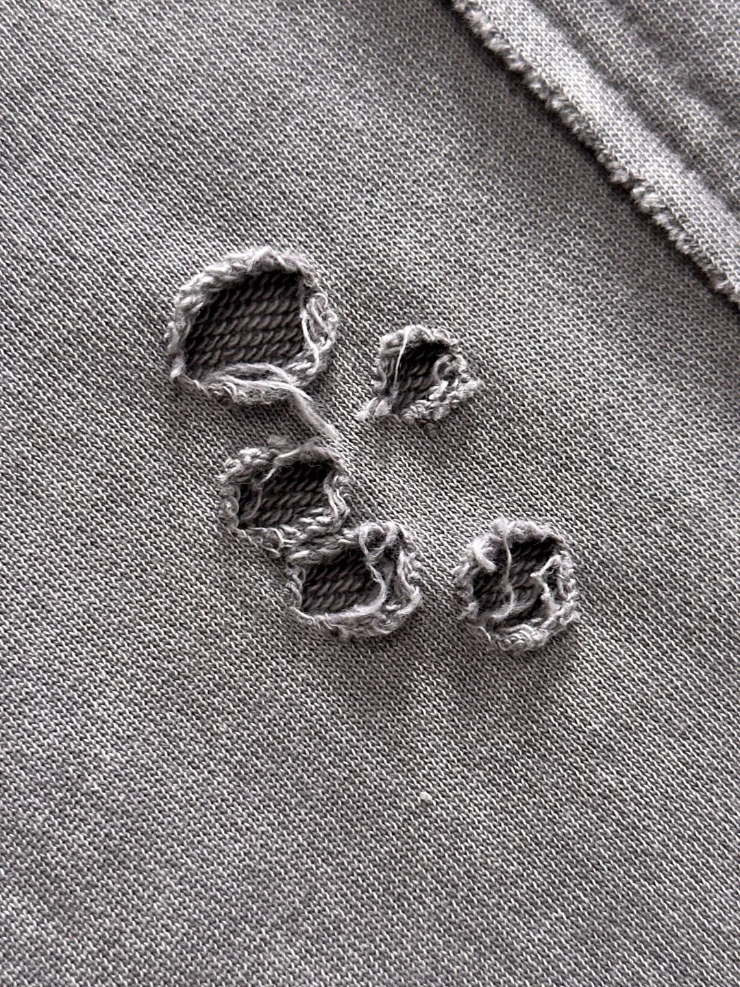 Next day shipment P360 Stone lsland/Stone Island Mouth Joint Exclusive launch of 25ss autumn and winter new high-quality trousers Compare real-life details at will The craftsmanship that ordinary small workshops cannot copy Top-level ZP development Unique imported fabric feel Purely imported German machine production Precision operation Ten thousand needle density A pair of trousers with rich details You can see the development strength A full set of new accessories can be customized simultaneously Simple yet elegant Soft, delicate and comfortable The upper body is versatile and fashionable A perfect choice for autumn and winter. A must-have item. Loose fit. Please refer to the size chart when placing an order: S to XL (or state your height and weight when placing an order)
